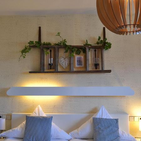 Hotel Restaurant Tomahawk Baiersbronn Bagian luar foto