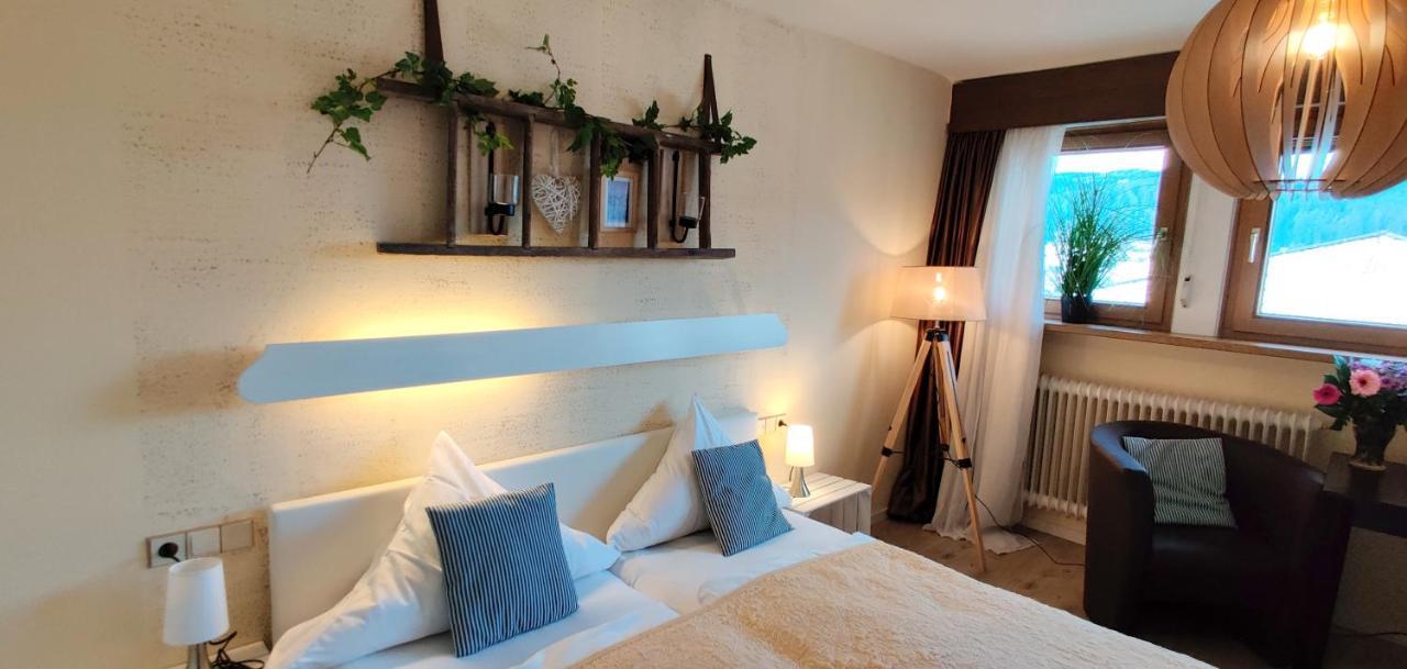 Hotel Restaurant Tomahawk Baiersbronn Bagian luar foto